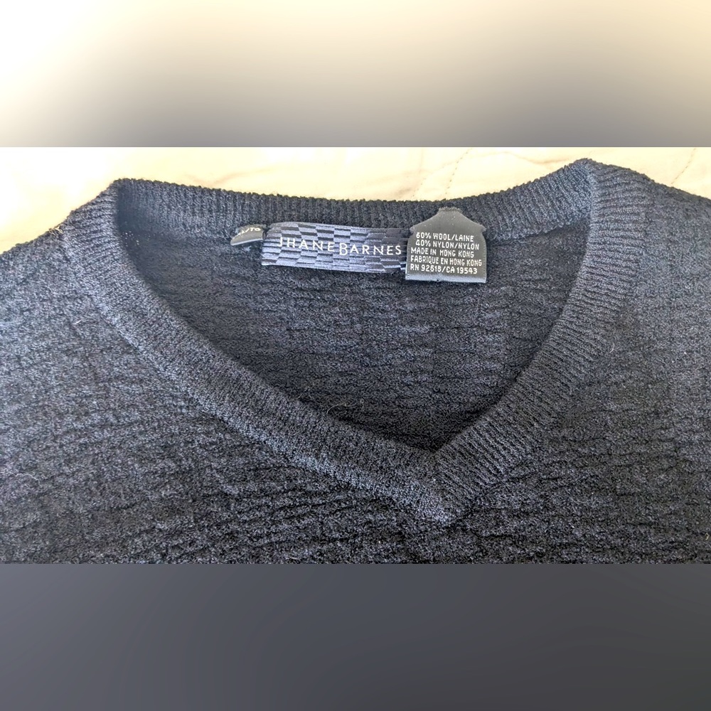 Jhane Barnes Men’s sweater in mint condition